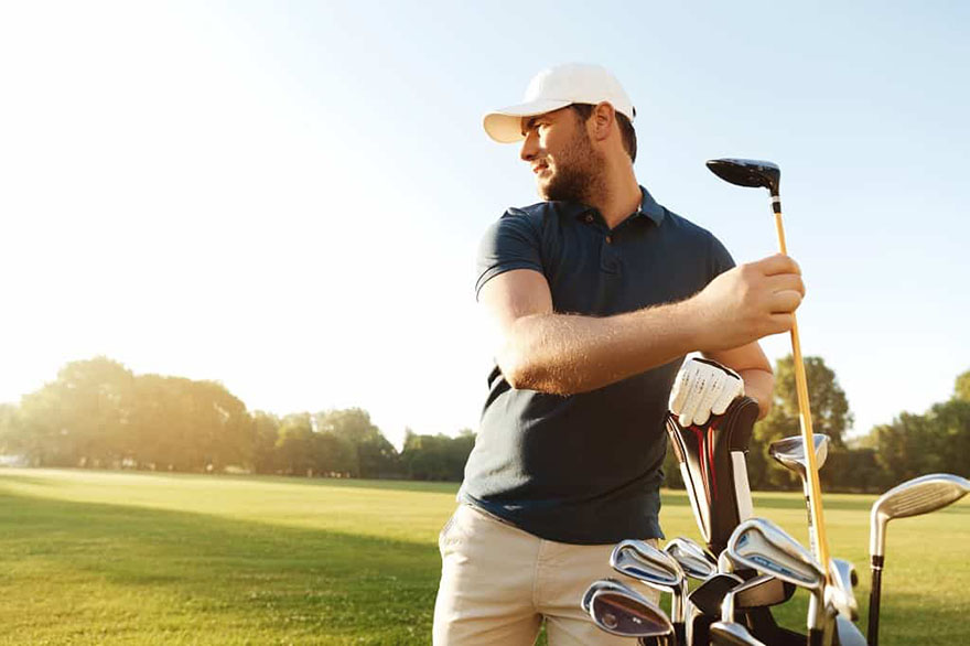 do golfers have to wear hats